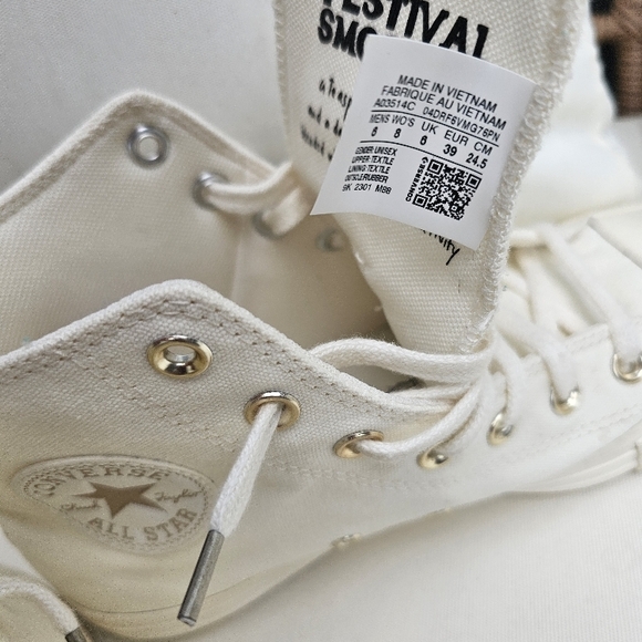 White High-Top Canvas Sneakers with Sunflower Embroidery - Picture 5 of 6